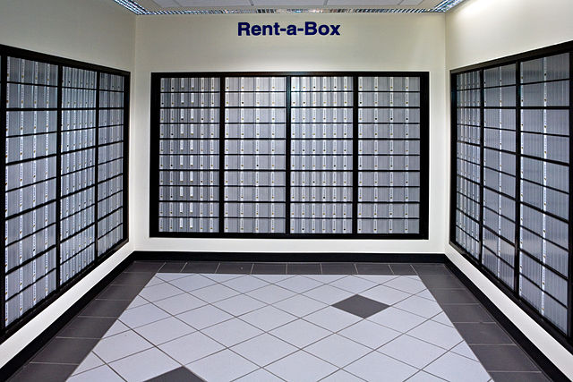 640px-USPS_Post_office_boxes_2